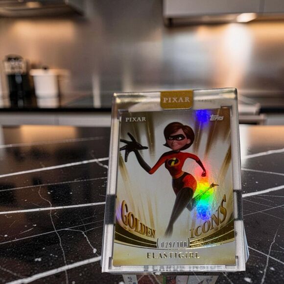 2025 Topps Disney Pixar Gold Elastigirl /100 ELASTIGIRL The Incredibles Encased